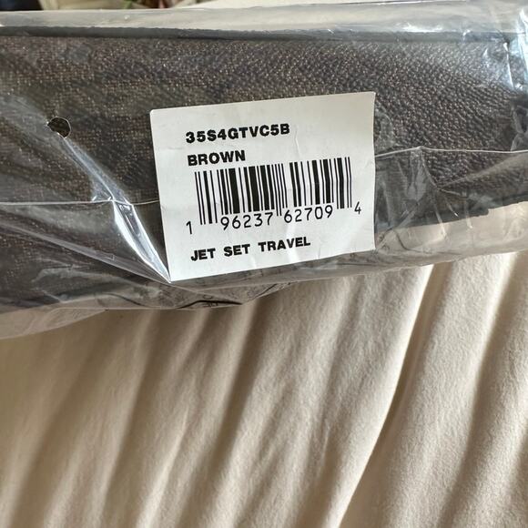 MICHAEL KORS Jet Set Travel Small Signature Logo Messenger Bag In Brown NWT - Picture 9 of 9